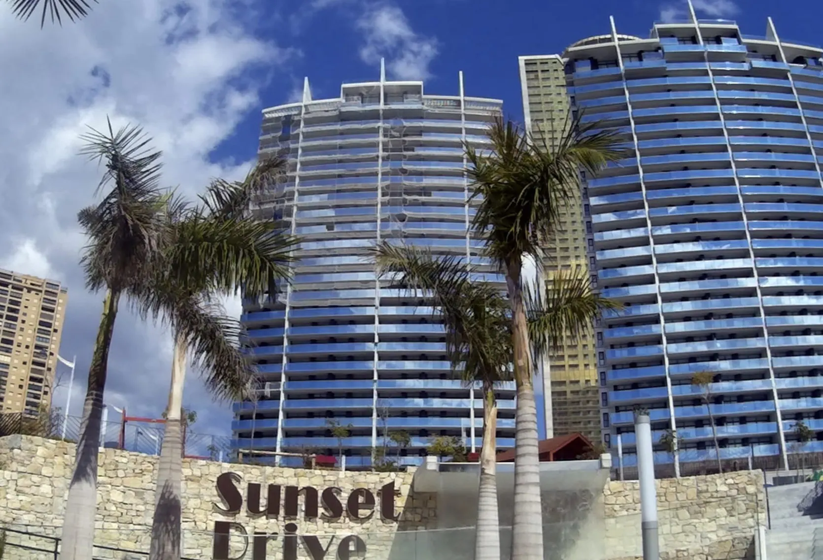 Sunset Drive - Mar Holidays